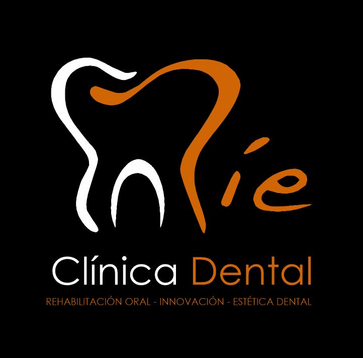 Logo de Ríe Clínica Dental